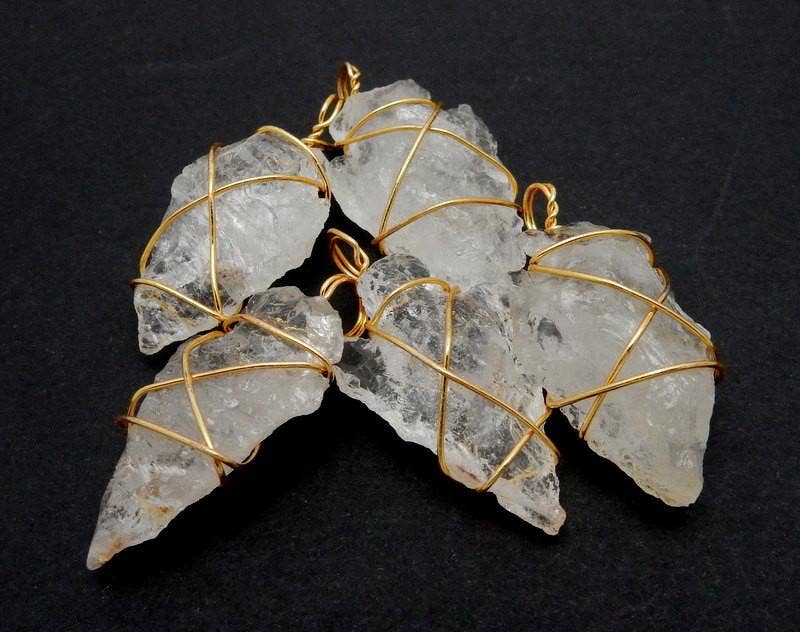 Crystal Quartz Arrowhead Pendant Wire Wrapped Gold Tone Arro: 1